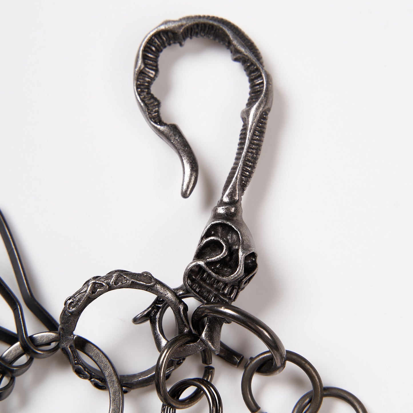 Skull pendant keychain